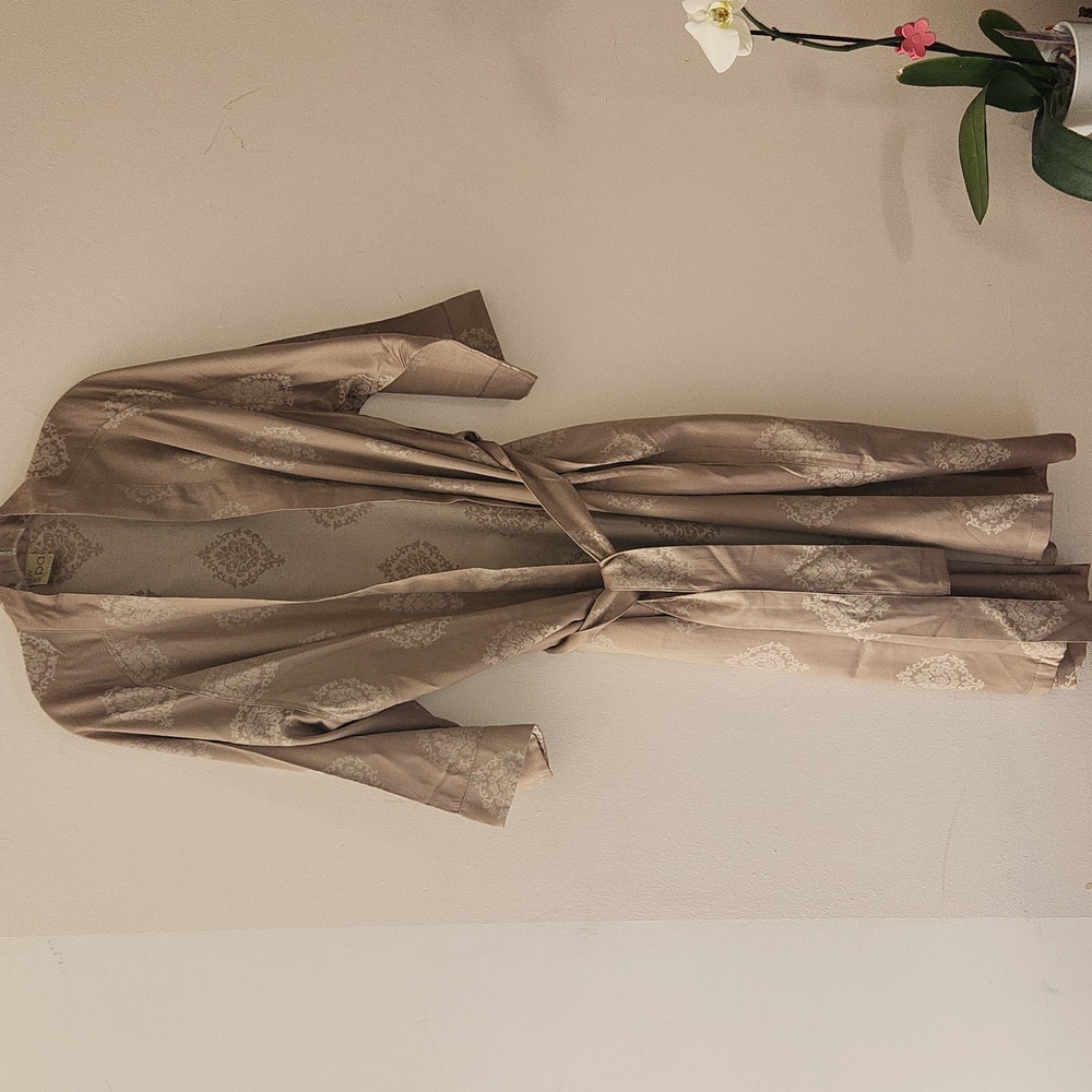 NWOT, JW Spa Coolection Cotton Blend  Robe Size OS